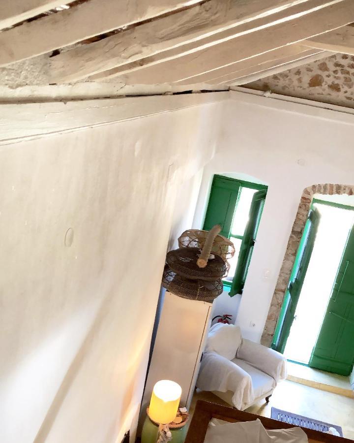 Hypate, Traditional Island Cottage Chalki Town 외부 사진