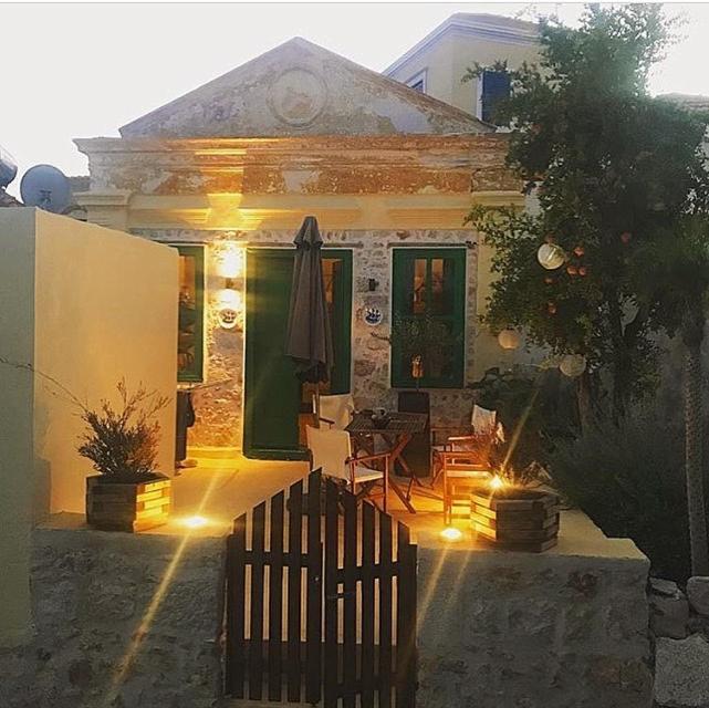 Hypate, Traditional Island Cottage Chalki Town 외부 사진
