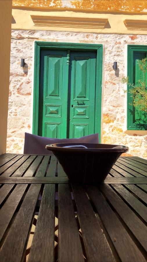 Hypate, Traditional Island Cottage Chalki Town 외부 사진